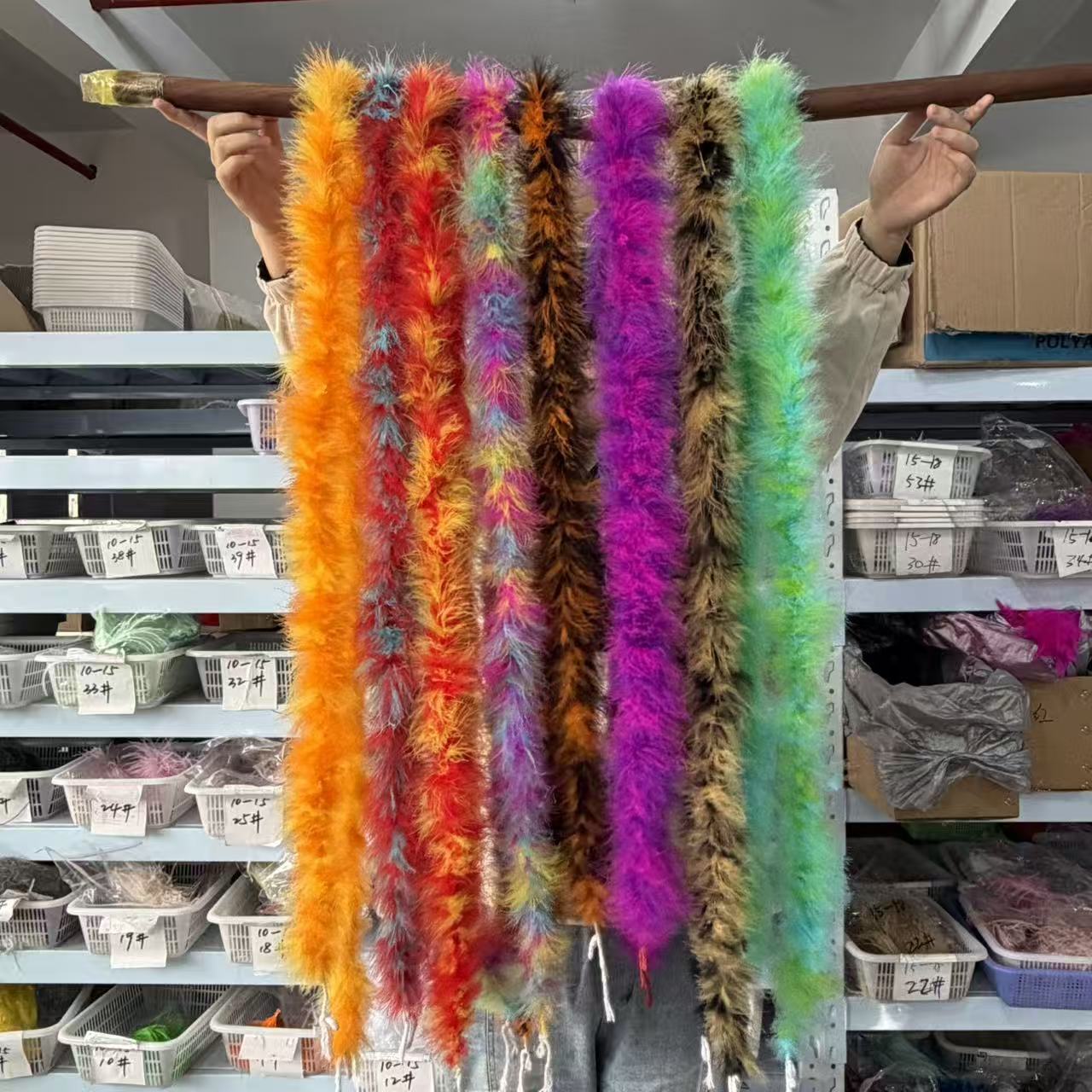 Feather Trim Marabou - Mehrfarbige 2-Meter-Marabu-Federboa, Truthahnfedern auf Band, 18-20g,