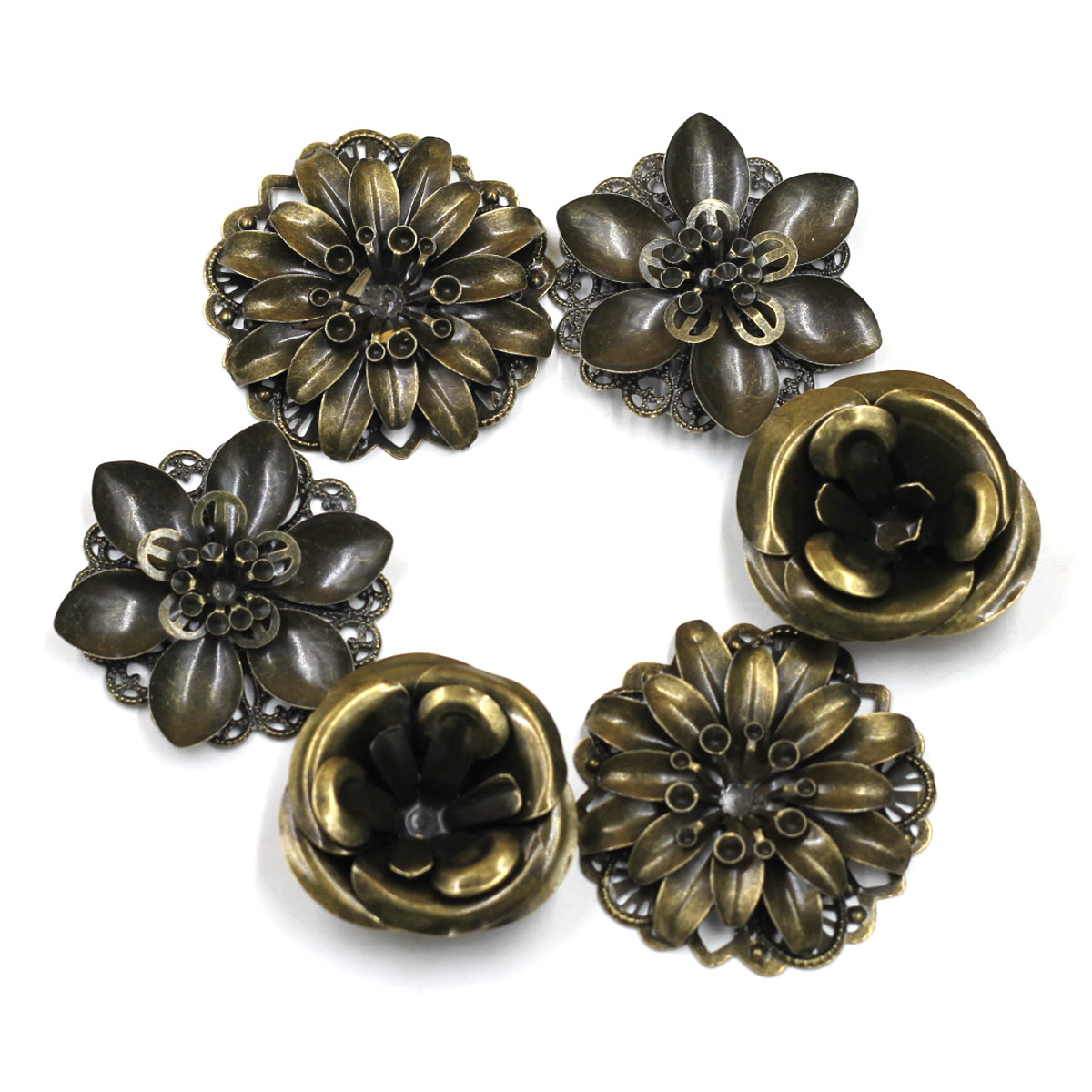 Embellishment Crafts - 6 Stück Verzierungen Kombination Blumenmuster Filigrane
